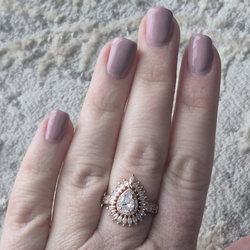 Dazzling Teardrop Halo Ring in Rose Gold